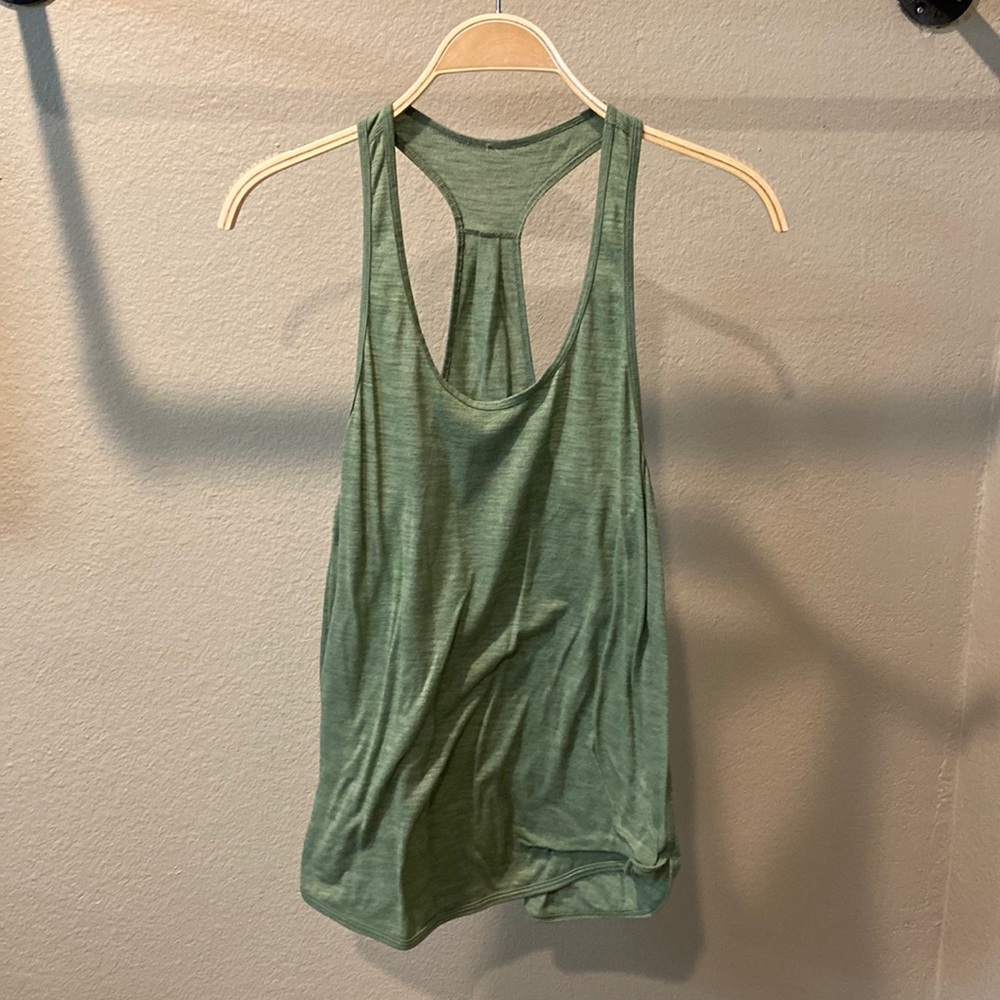Lululemon tank